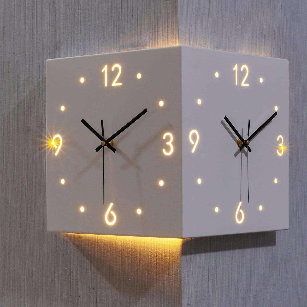 Double sided clock